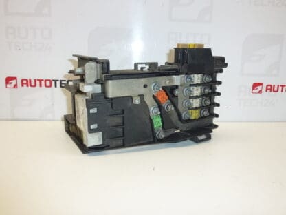 Biztosíték modul Citroën Peugeot 9666527580 28236841 6500GQ